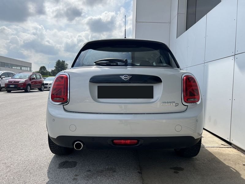 MINI   1.5 Cooper D 5 porte