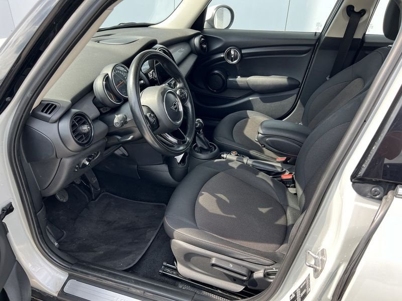 MINI   1.5 Cooper D 5 porte