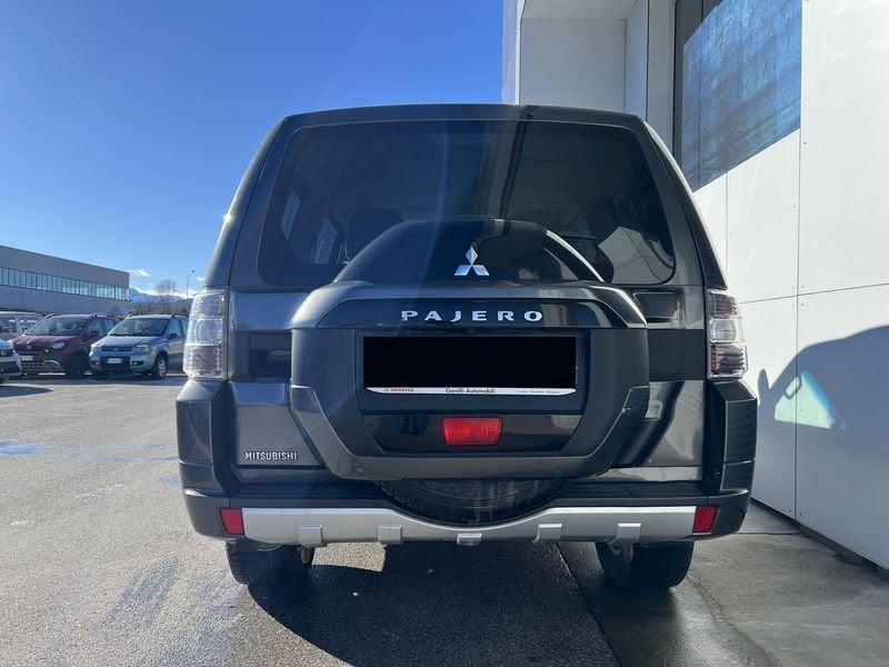 Mitsubishi Pajero  3.2 DI-D 190cv Autom. Instyle