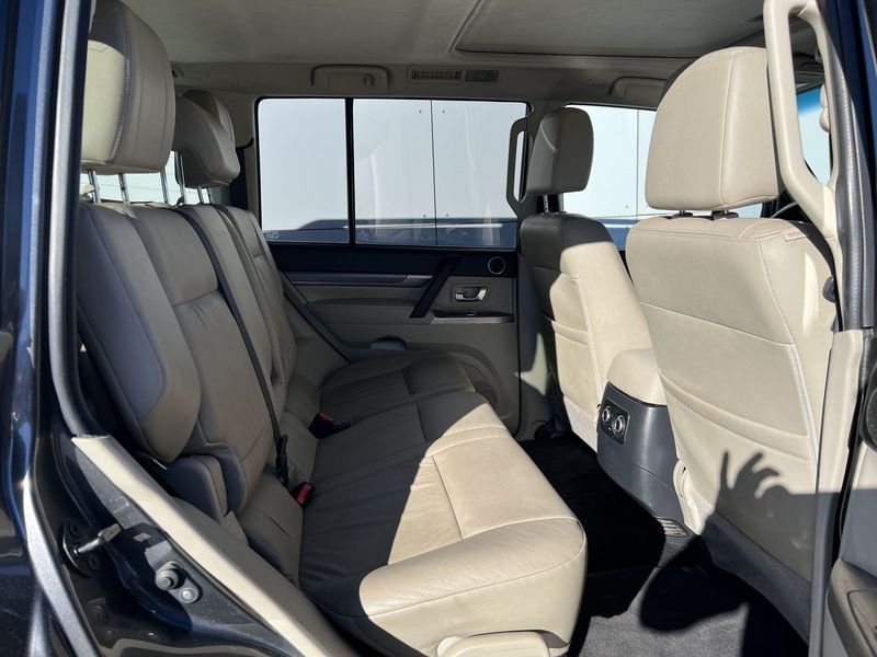 Mitsubishi Pajero  3.2 DI-D 190cv Autom. Instyle